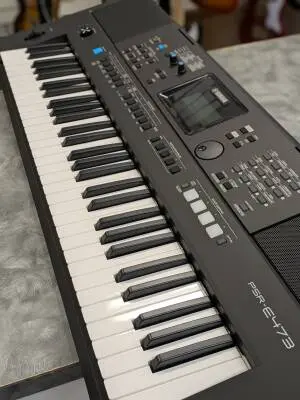 Yamaha - PSRE473 2